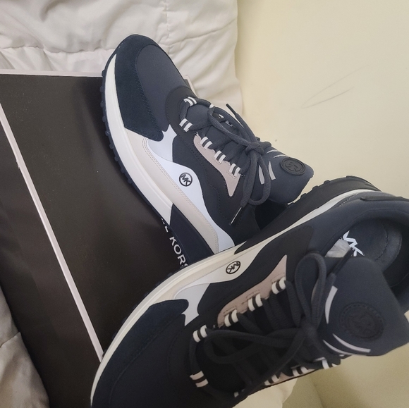 Michael Kors THEO SPORT TRAINER - Picture 8 of 9